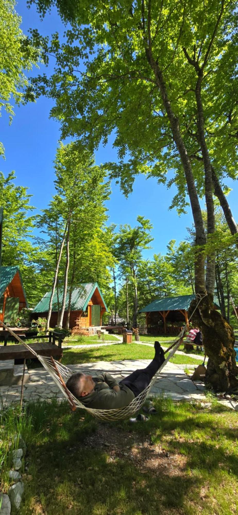 Bungalows Prokletije Gusinje Exteriör bild