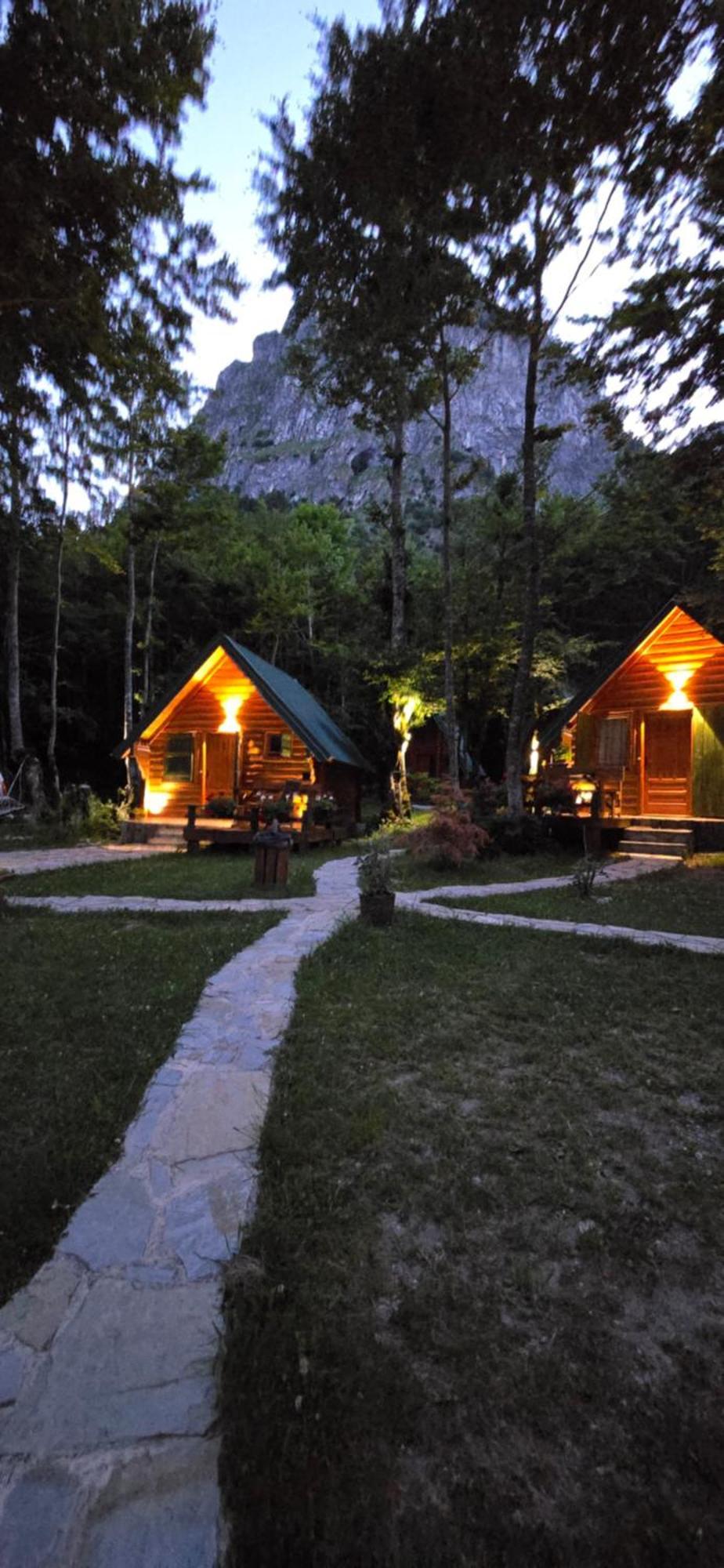 Bungalows Prokletije Gusinje Exteriör bild